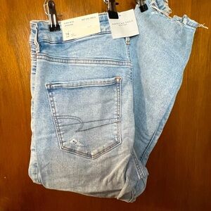 NWT 14 short American Eagle high-rise blue denim gegging jeans